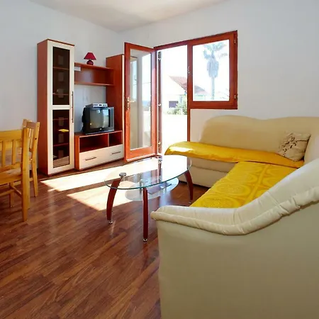 Apartment Vala *