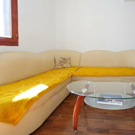 Apartment Vala *