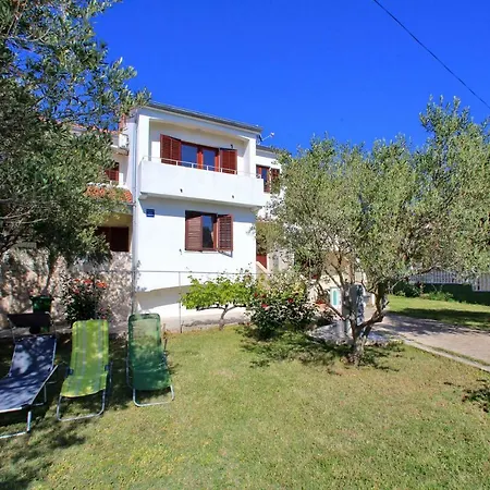 Apartment Vala *