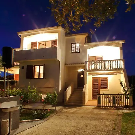 Vala Apartment *