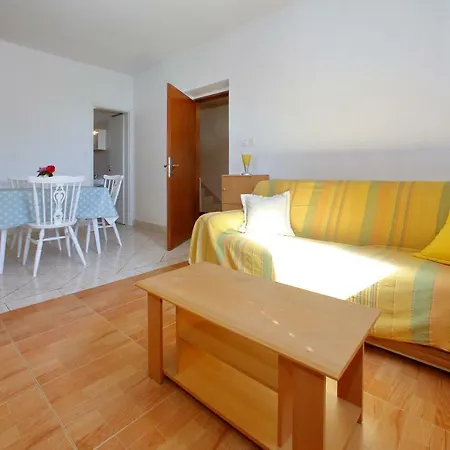 Vala Apartment *