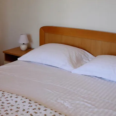 Apartment Vala *