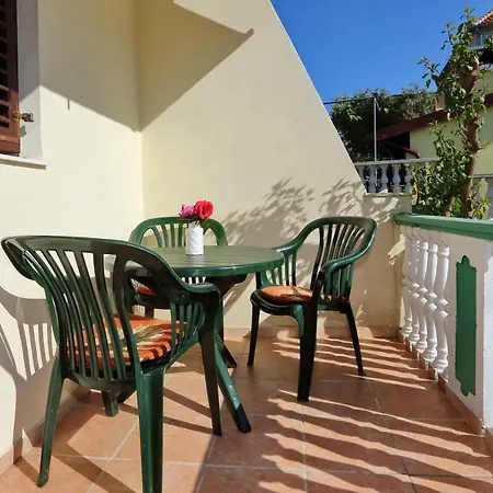 Apartment Vala *